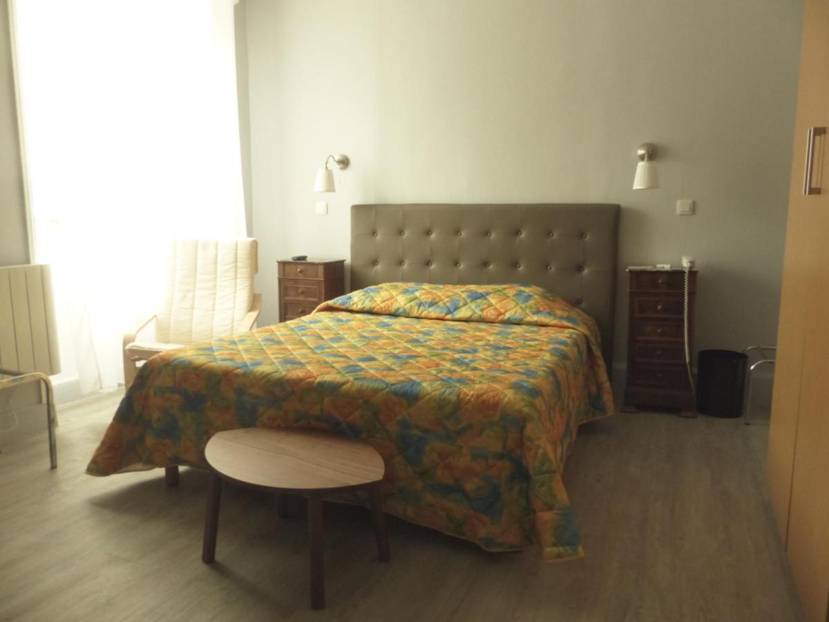 Hotel Des Thermes Bourbon-lʼArchambault Zewnętrze zdjęcie