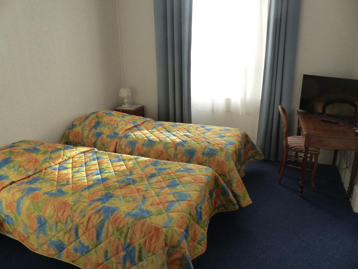 Hotel Des Thermes Bourbon-lʼArchambault Zewnętrze zdjęcie